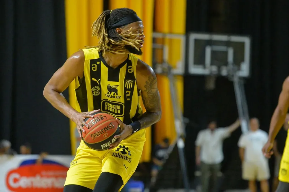 Jylan Wahington, el mejor de Peñarol