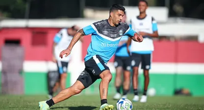 Suárez hizo un golazo en la práctica de Gremio