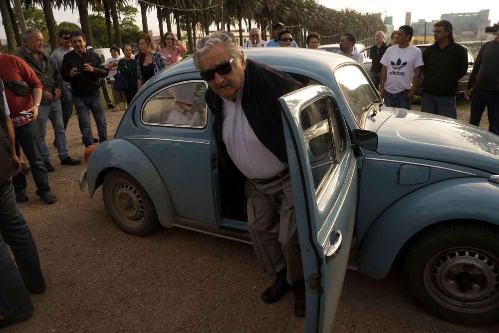 El Volkswagen "escarabajo" de Mujica se volvió otro símbolo de su figura.