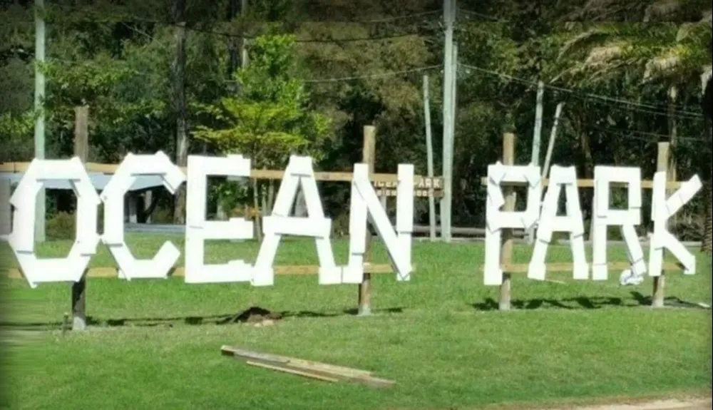 Letrero de Ocean Park en la entrada del balneario