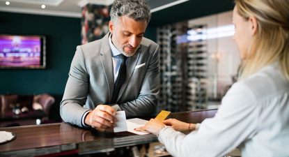 Las empresa de&nbsp; hospedaje y alquiler de vehículos a motor deberán registrar más datos de los pasajeros.