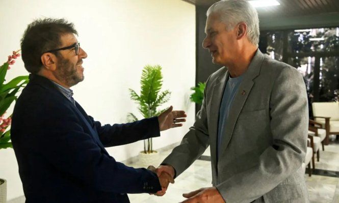 Fernando Pereira y Miguel Díaz-Canel en un encuentro que mantuvo el Frente Amplio en Cuba
