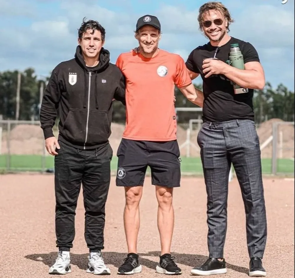 La visita de Diego Lugano y Matías Pérez a Diego Forlán