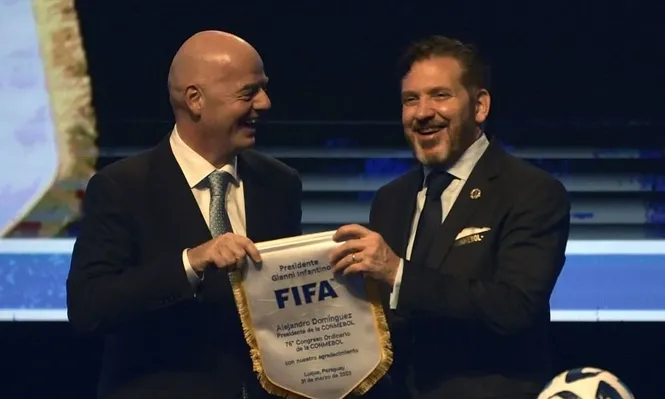 Gianni Infantino y Alejandro Domínguez