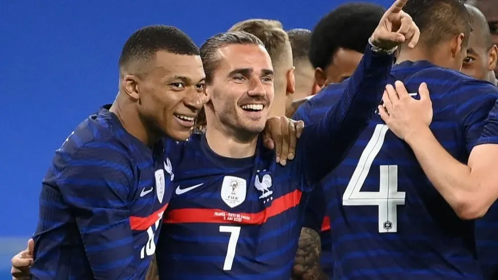 Con Mbappé y Griezmann, Francia se perfila como la gran candidata según los expertos Con Mbappé y Griezmann, Francia se perfila como la gran candidata según los expertos