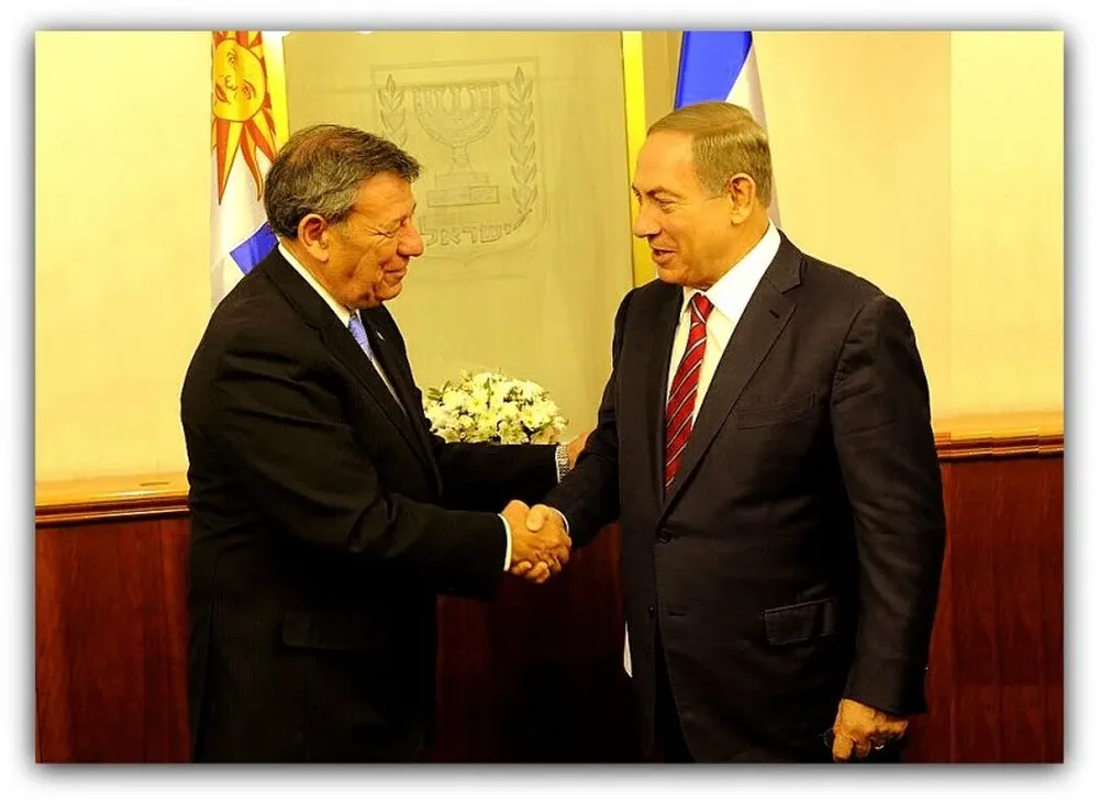 El canciller Rodolfo Nin Novoa y el primer ministro israelí, Benjamín Netanyahu. Foto de archivo