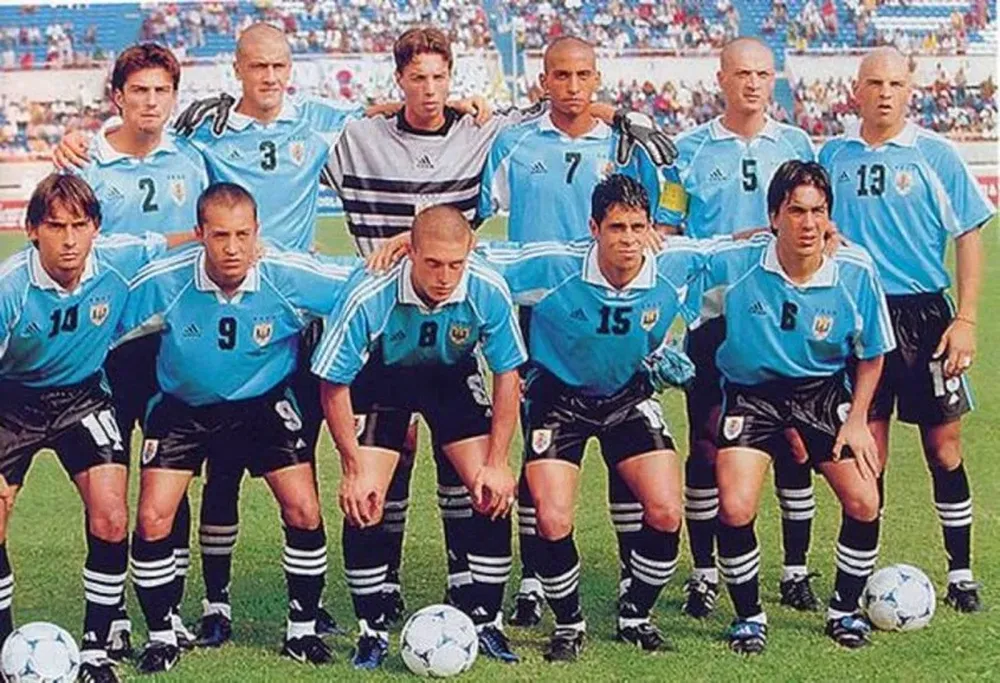 La selección uruguaya en Nigeria 1999, con Javier Chevantón en el equipo, siendo el goleador del mismo