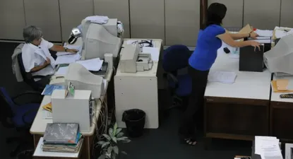 Empleados públicos de la DGI