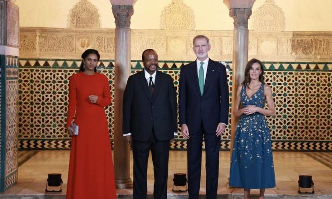 Los reyes de Suazilandia y los de España, en el Alcázar de Sevilla, en la cena con motivo de la Conferencia de ONU para la Financiación del Desarrollo. (Gobierno de Suazilandia)
