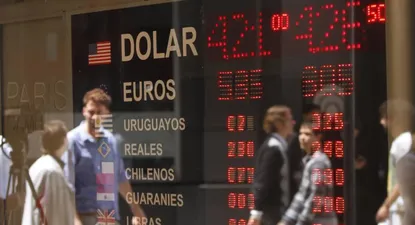 El dólar sube $ 0,70 en Argentina con debut en el Banco Central