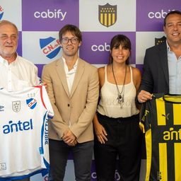 Ricardo Vairo e Ignacio Ruglio en el acuerdo de Nacional y Peñarol con Cabify Uruguay Ricardo Vairo e Ignacio Ruglio en el acuerdo de Nacional y Peñarol con Cabify Uruguay