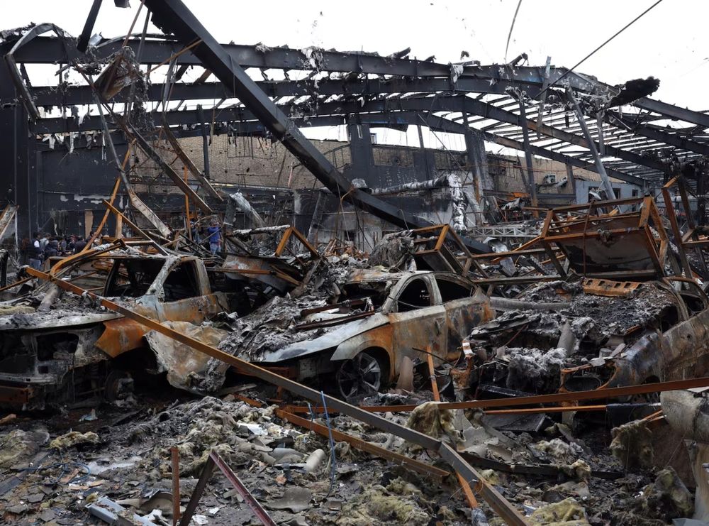 Bombardeos de Israel y EEUU sobre sobre instalaciones militares de Teherán.