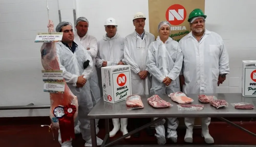 La familia Lacava y los jurados del concurso