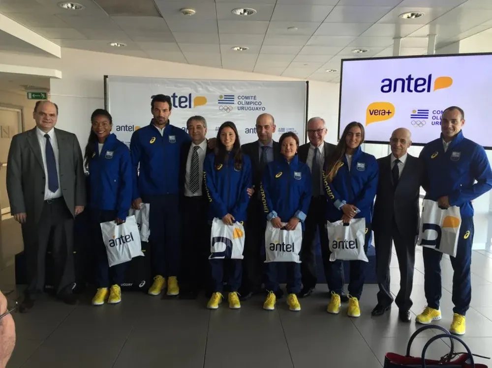 Asics y ANTEL juntos con Uruguay