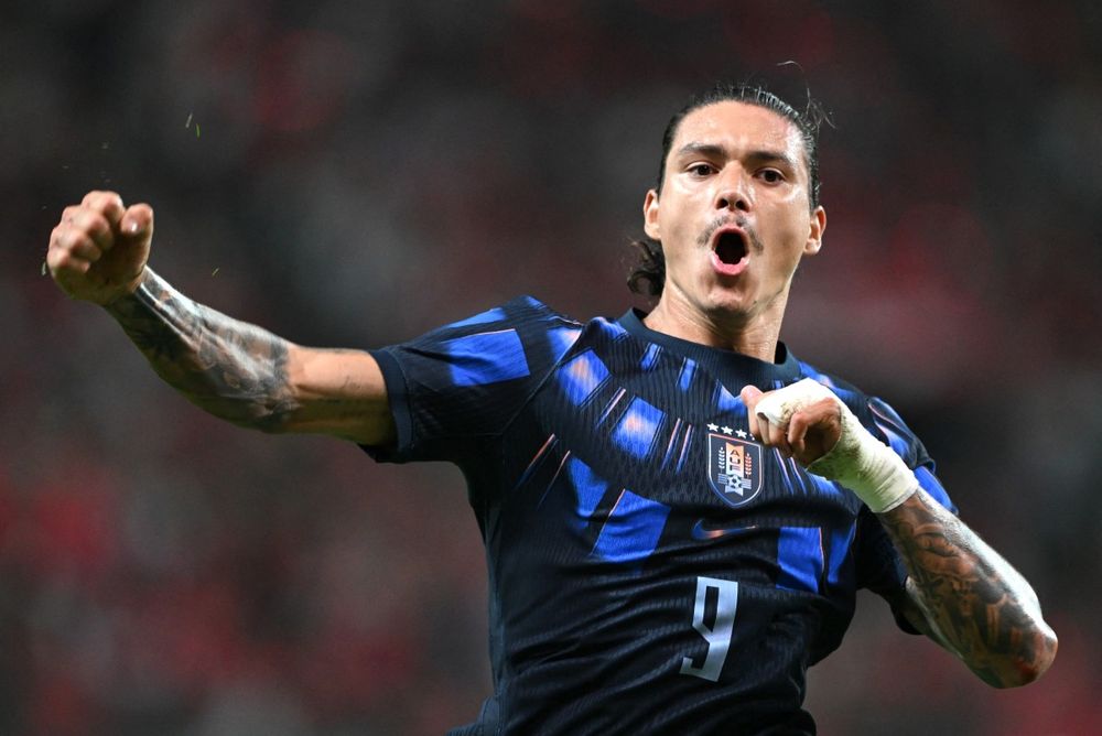 Festejo de Darwin Núñez en uno de sus dos goles ante Corea del Sur
