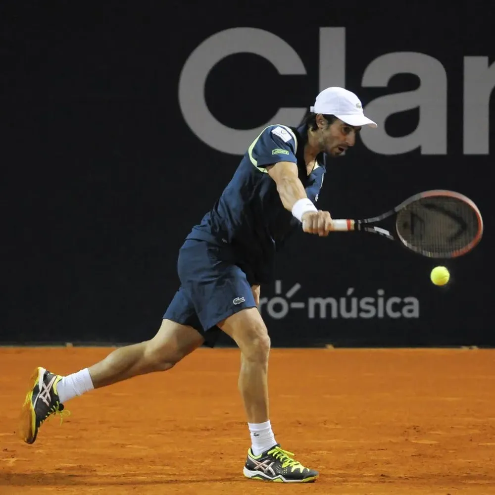 Pablo Cuevas en acción ante Elías