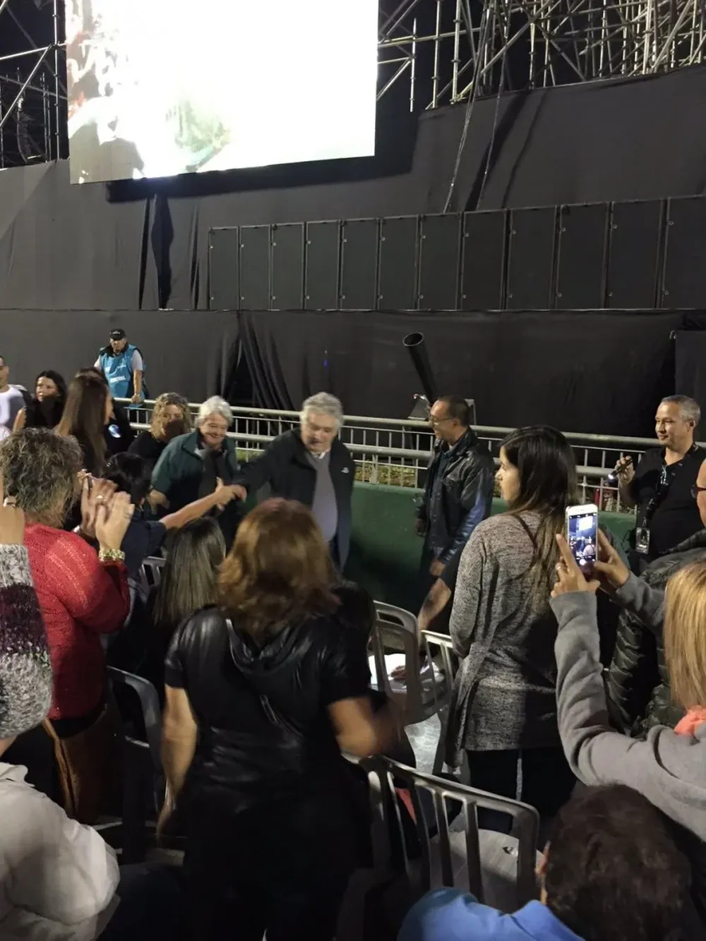 El expresidente José Mujica en el show de Maná en el Centenario