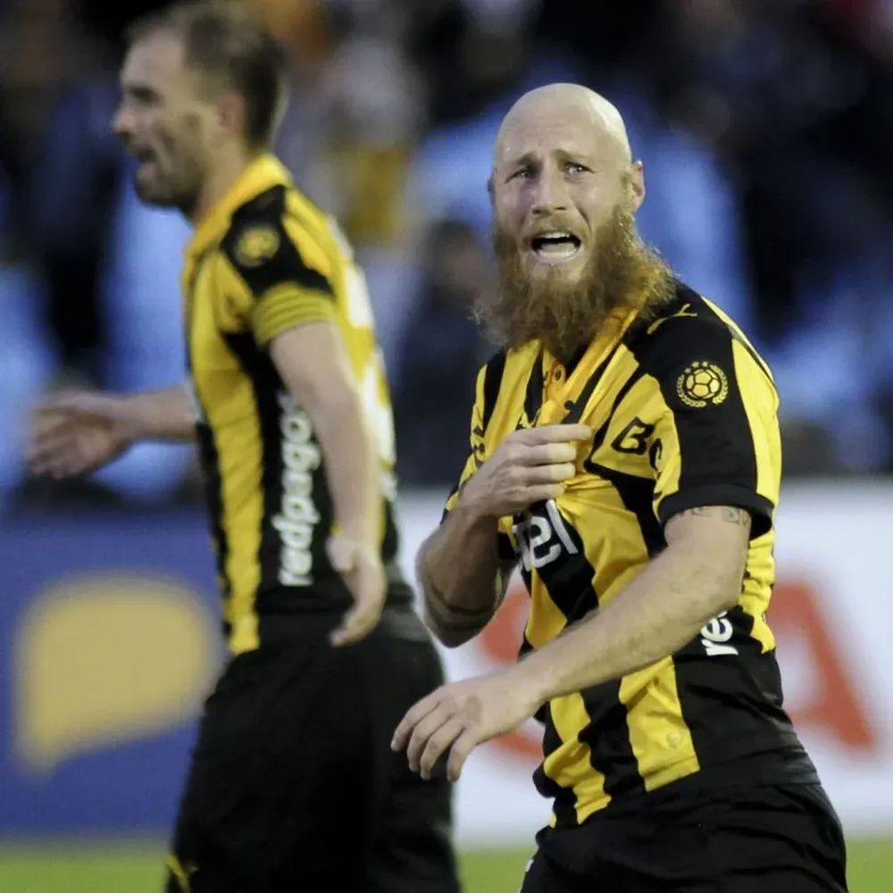 El gol que le dio vida al campeonato para Peñarol: el de Marcel Novick en el clásico