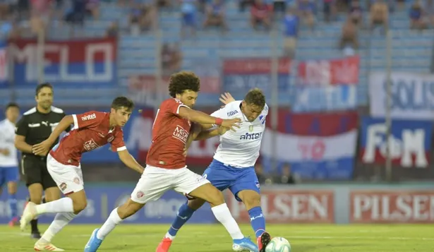 Nacional tiene deberes: debo defender mejor los córners, debo defender mejor...