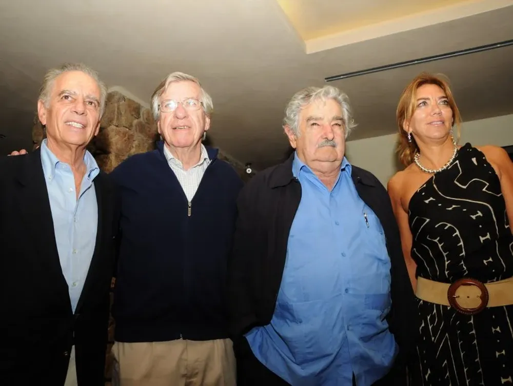 Alejandro y Bettina Bulgheroni junto a los entonces presidente y vicepresidente de la República.