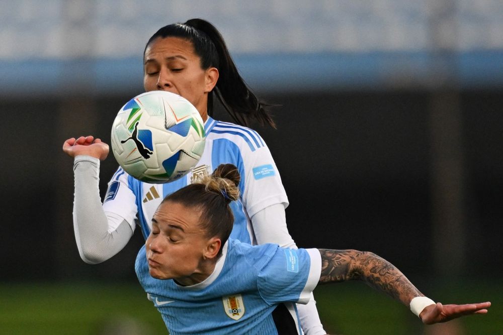 Alaides Paz de Uruguay ante Eliana Stábile de Argentina por Liga de Naciones