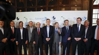 Expresidetes y dirigentes políticos participaron en el foro del Grupo Libertad y Democracia. EFE