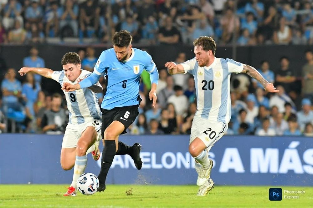 Rodrigo Bentancur con la selecci&oacute;n uruguaya