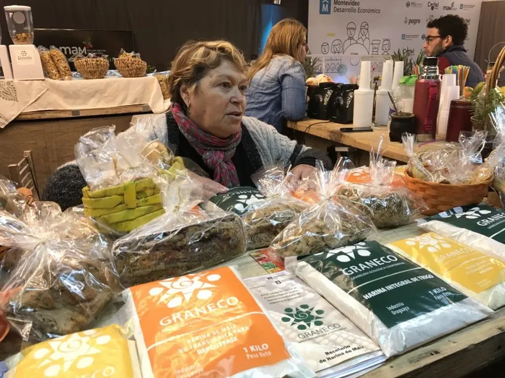 El stand de Graneco está dentro del pabellón de la Intendencia de Montevideo.