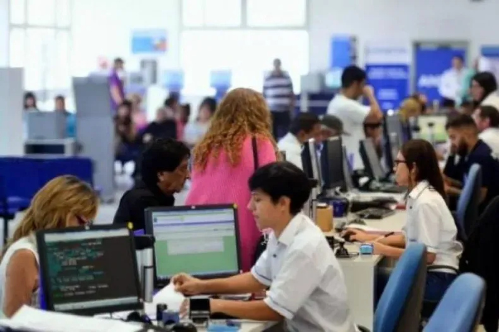 Despidos en el Estado: el gobierno de Javier Milei redujo 37.595 empleados públicos en 2024