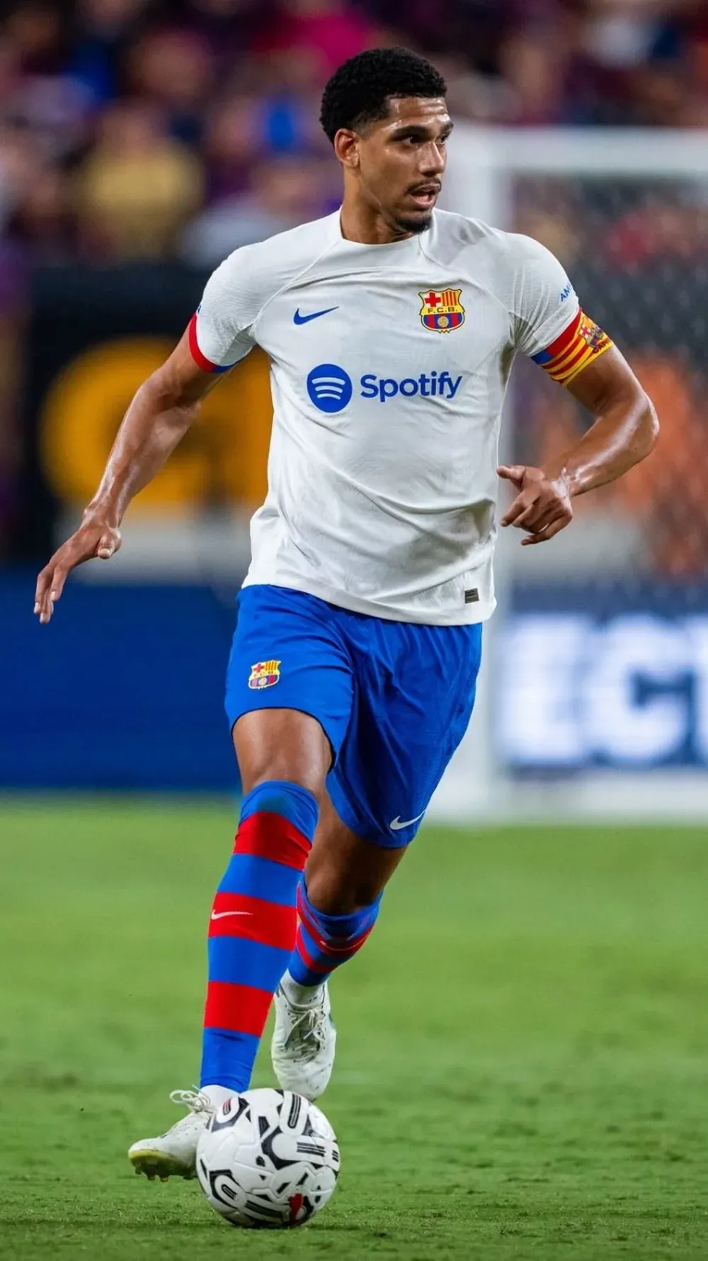 Ronald Araujo es un puntal de Barcelona y de la selección uruguaya