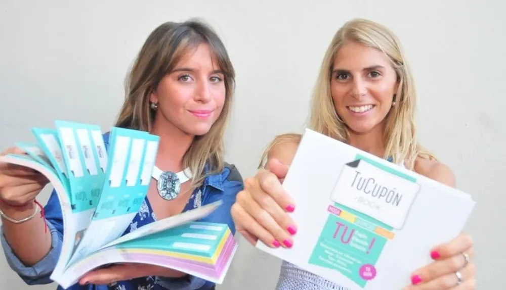 Mariana Gomes de Freitas y Alejandra Ghio las creadoras de Tu Cupon Book