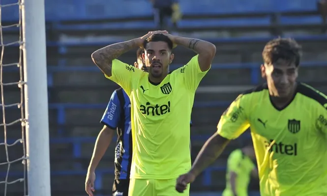 Volvió David Terans en Peñarol y el arquero Lentinelly de Liverpool le sacó lo que hubiera sido el 2-1