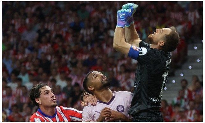 José María Giménez y Yangel Herrera