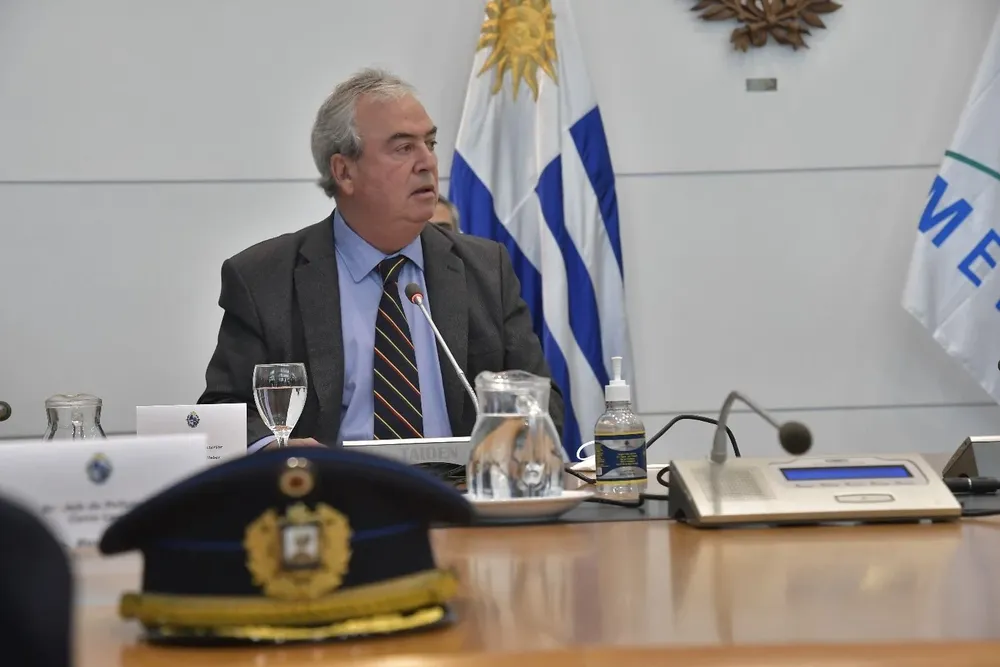 Luis Alberto Heber reunido en Torre Ejecutiva con los jefes de policía