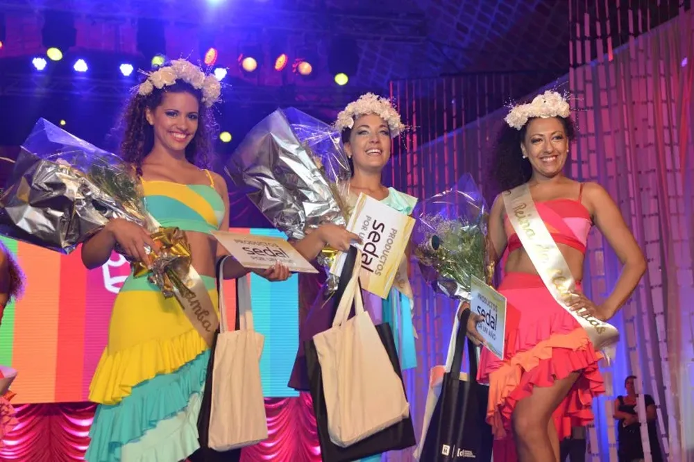Fiorella Saravia, Pamela Blanco y Leticia Reyes, las nuevas reinas del carnaval de Montevideo.