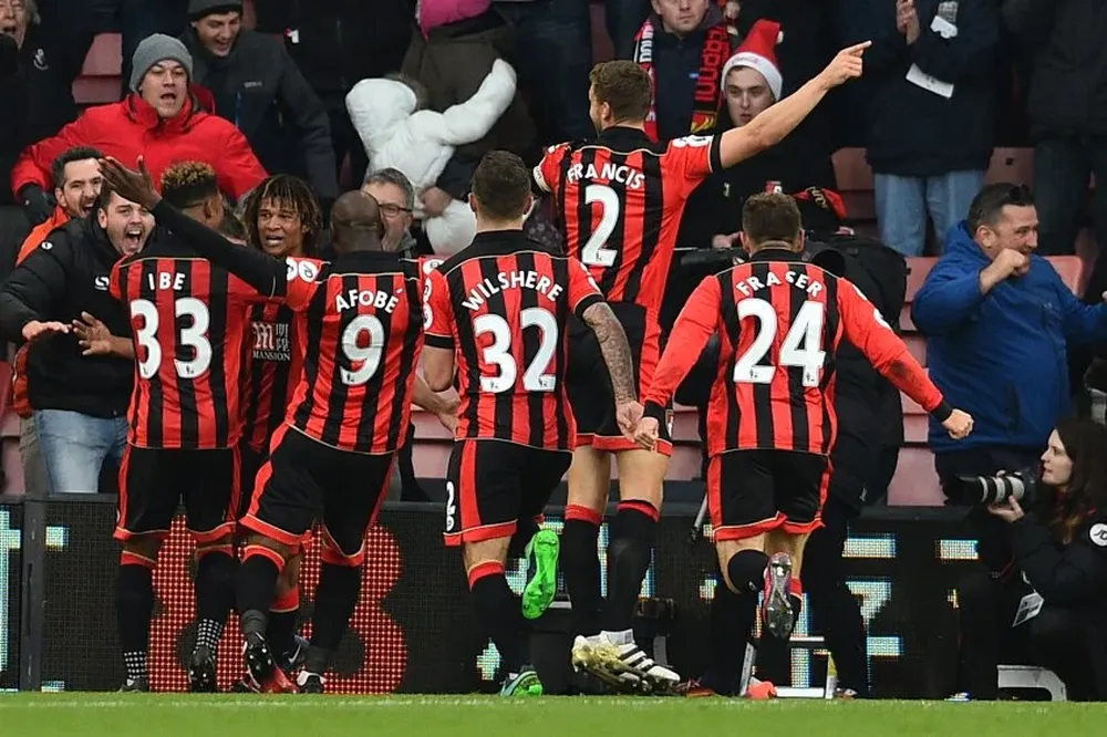 Los jugadores de Bournemouth en pleno festejo final
