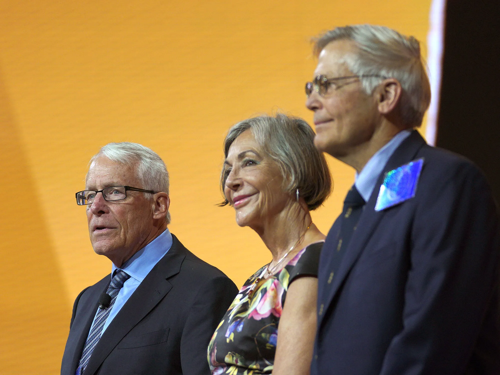 Son los Walton, la dinastía estadounidense detrás del imperio Wall-Mart. La familia más rica del mundo, que incluso deja atrás a buena distancia a los clanes del Golfo Pérsico con su extravagante riqueza.&nbsp;