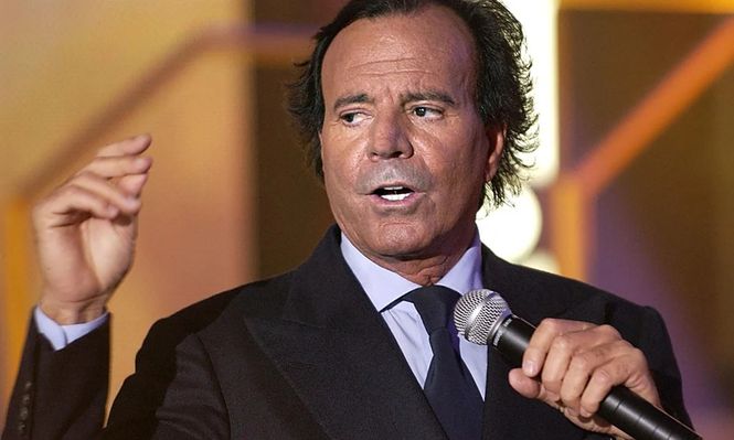 Denuncia contra Julio Iglesias: la Fiscalía llama a declarar como testigos protegidas a las denunciantes