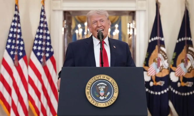Ultimátum de Trump: si el bloqueo del Estrecho de Ormuz continúa el martes atacará la red energética y vial de Irán
