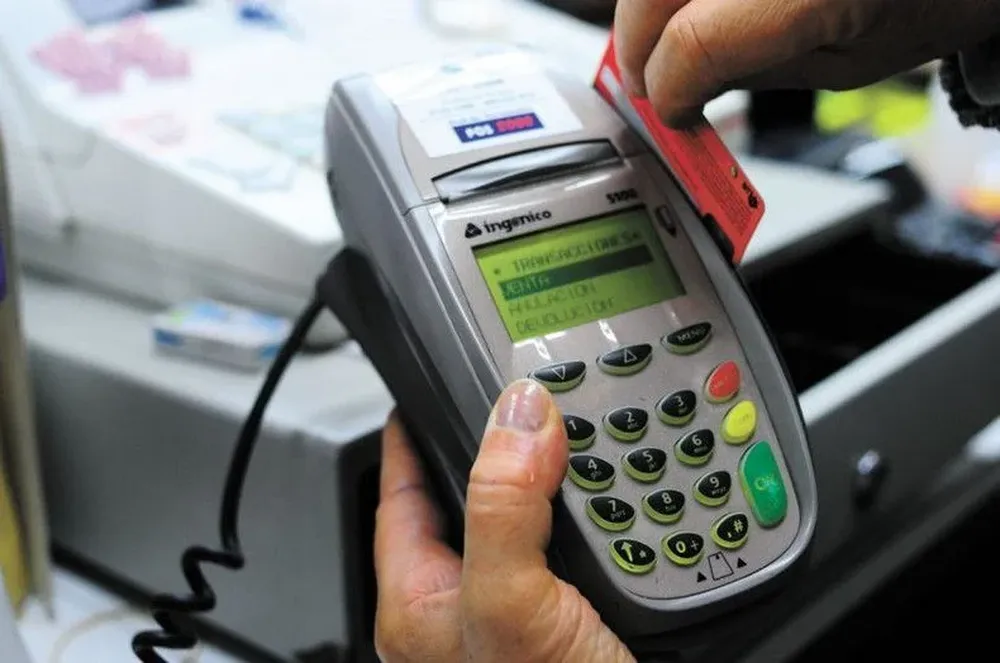 Pagar con tarjeta de débito, la clave para acceder al beneficio