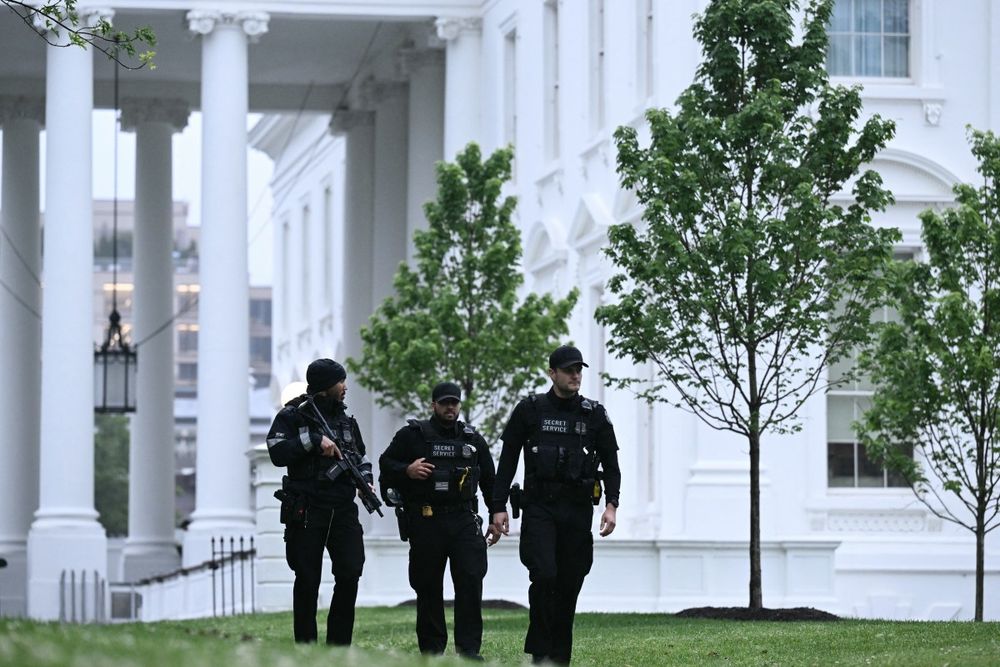 Fuerzas de seguridad patrullan la Casa Blanca tras disparos cerca del lugar