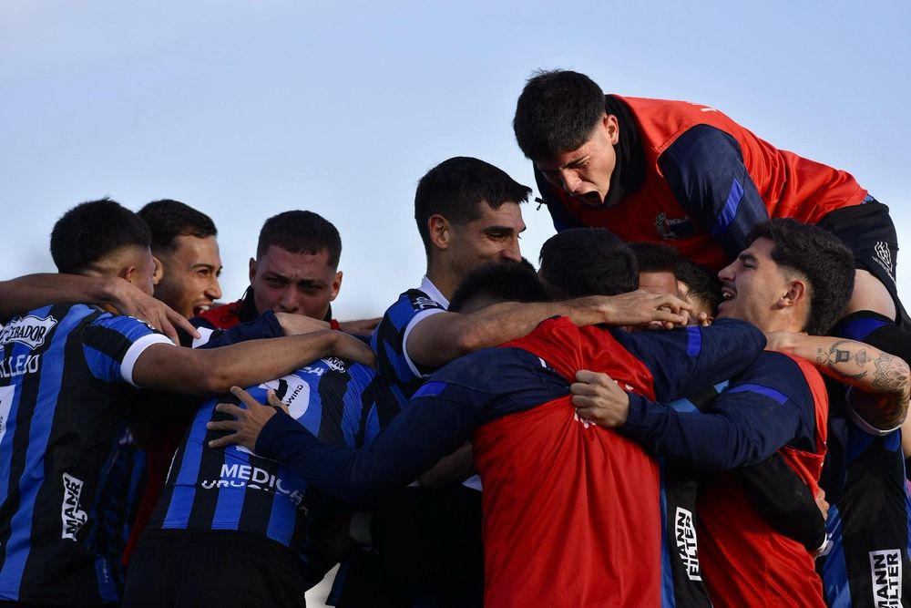 Liverpool celebra ante Cerro Largo por el Torneo Apertura