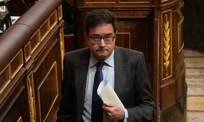 El ministro Oscar López en la sesion plenaria del Congreso. EUROPA PRESS.&nbsp;