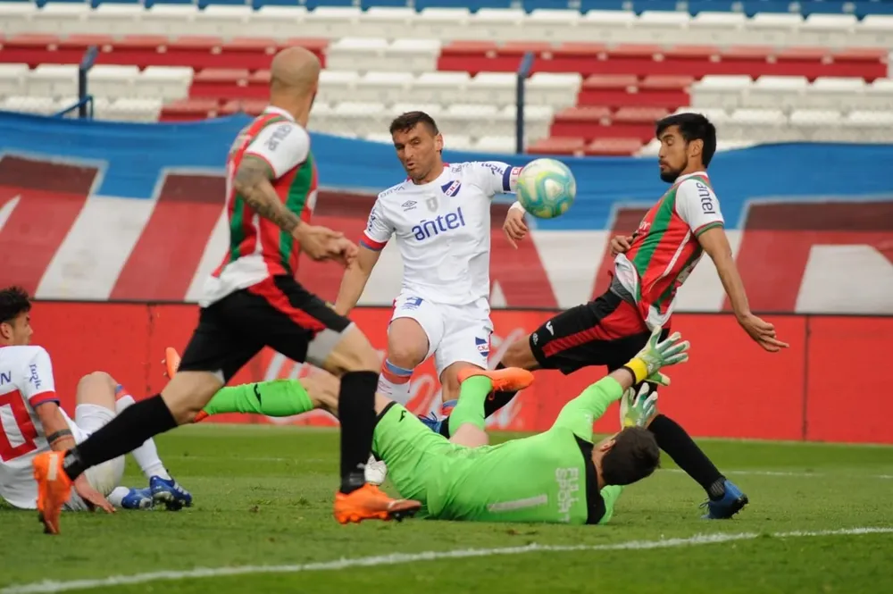 Bergessio, palo antes del empate