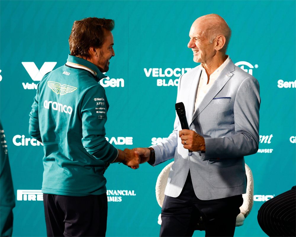 Fernando Alonso con Adrian Newey.