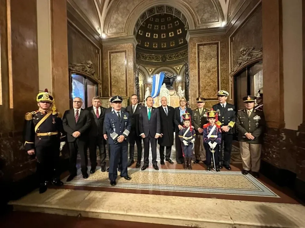 Bettina Bulgheroni entregó una ofrenda al conmemorarse el 173° aniversario del paso a la inmortalidad de Gral San Martín
