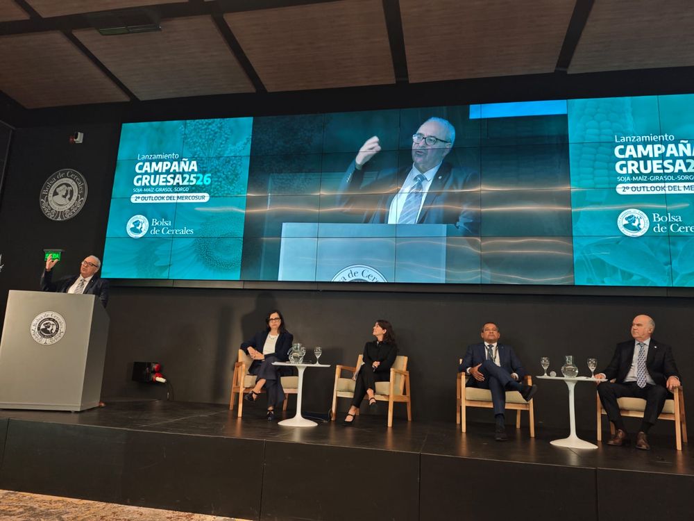 Fratti participó en varias instancias en Argentina y una de ellas fue el lanzamiento de la llamada Campaña Gruesa 2526 en el 2º Outlook del Mercosur.