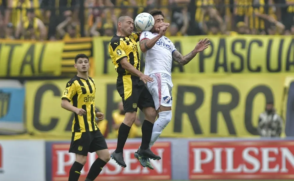Álvarez Martínez, Gargano y Carballo, a la cancha