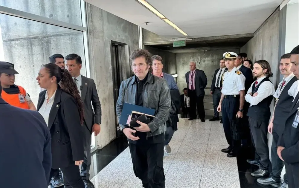 Javier Milei, en camino hacia Davos