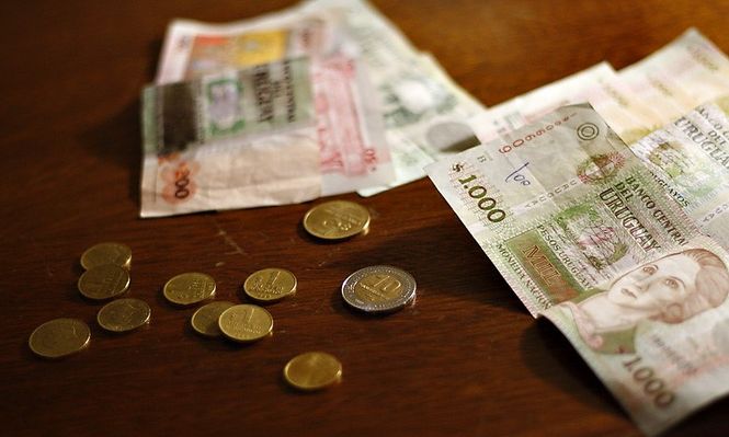 Pesos uruguayos
